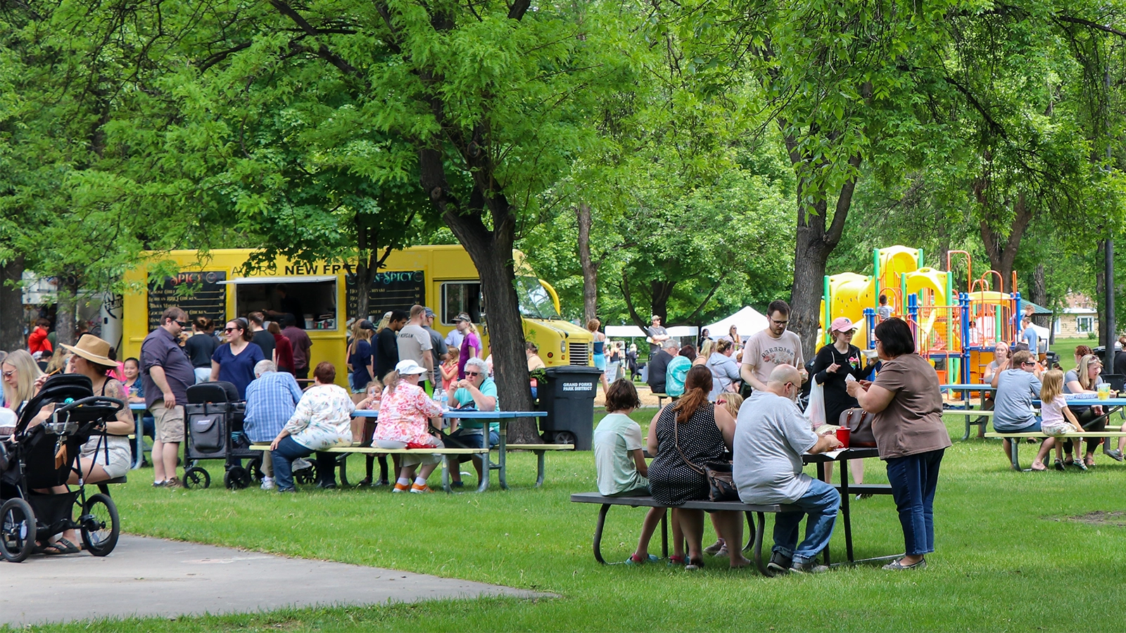 Food Trucks in Grand Forks.