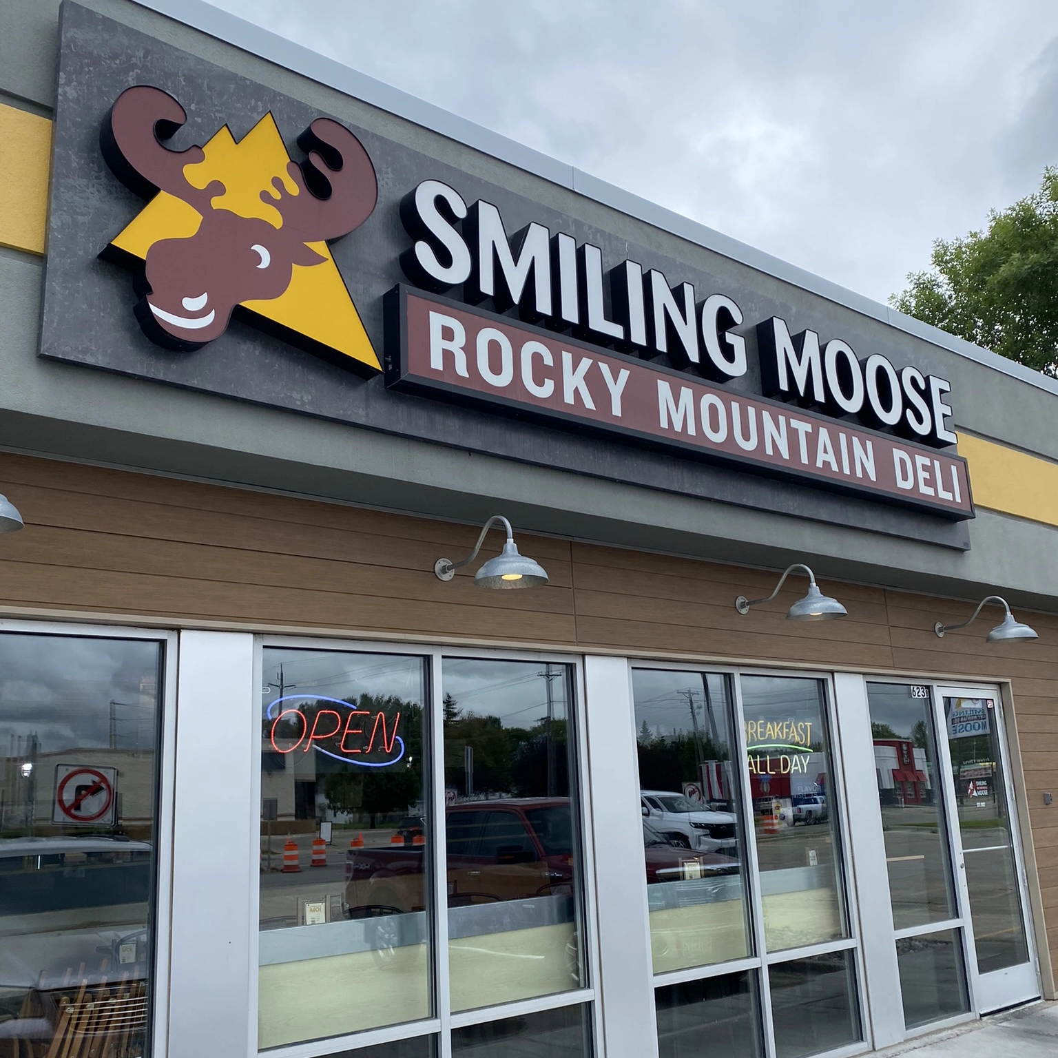 Smiling Moose in Grand Forks