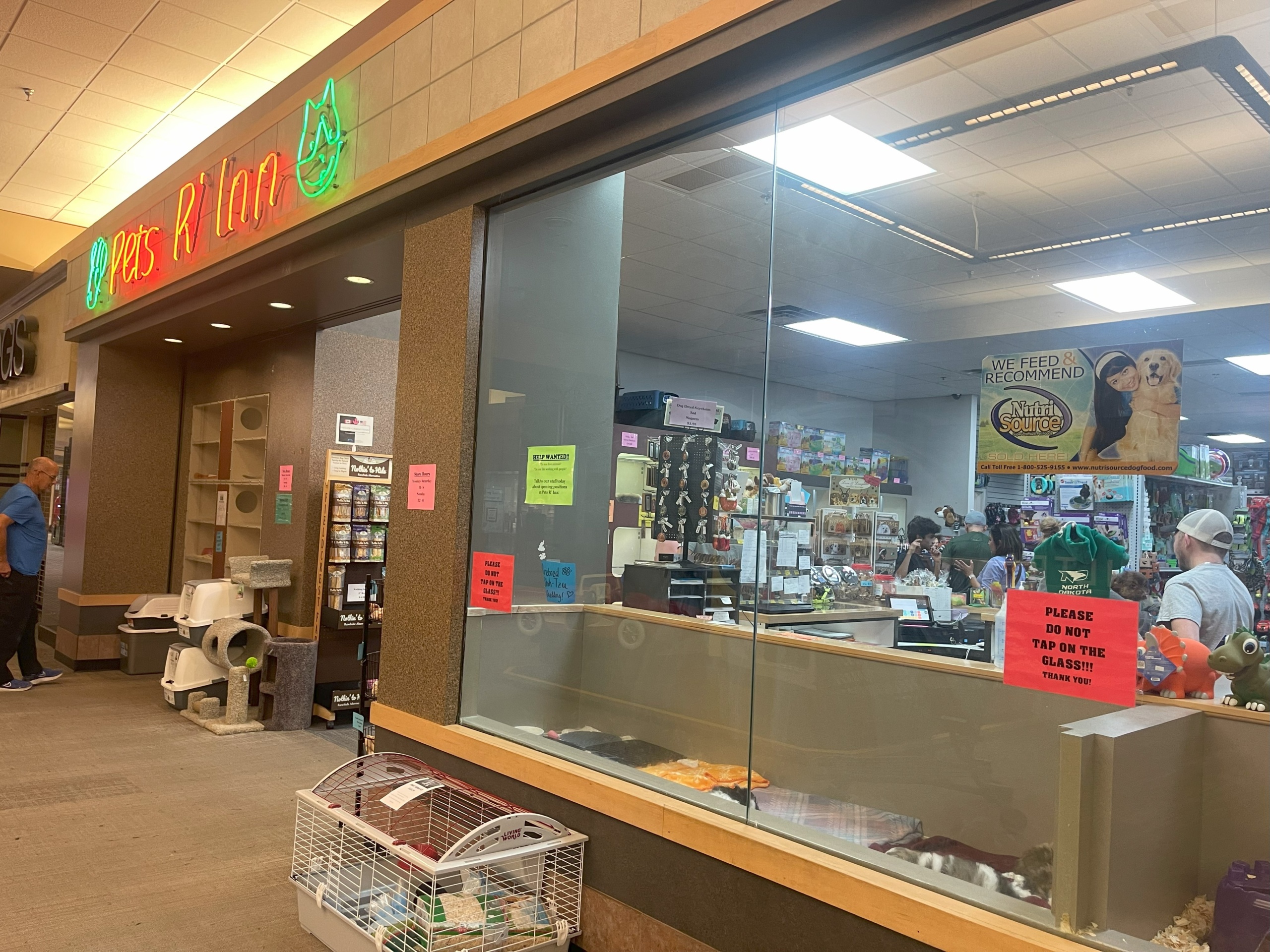 Pets R' Inn at the Columbia Mall in Grand Forks