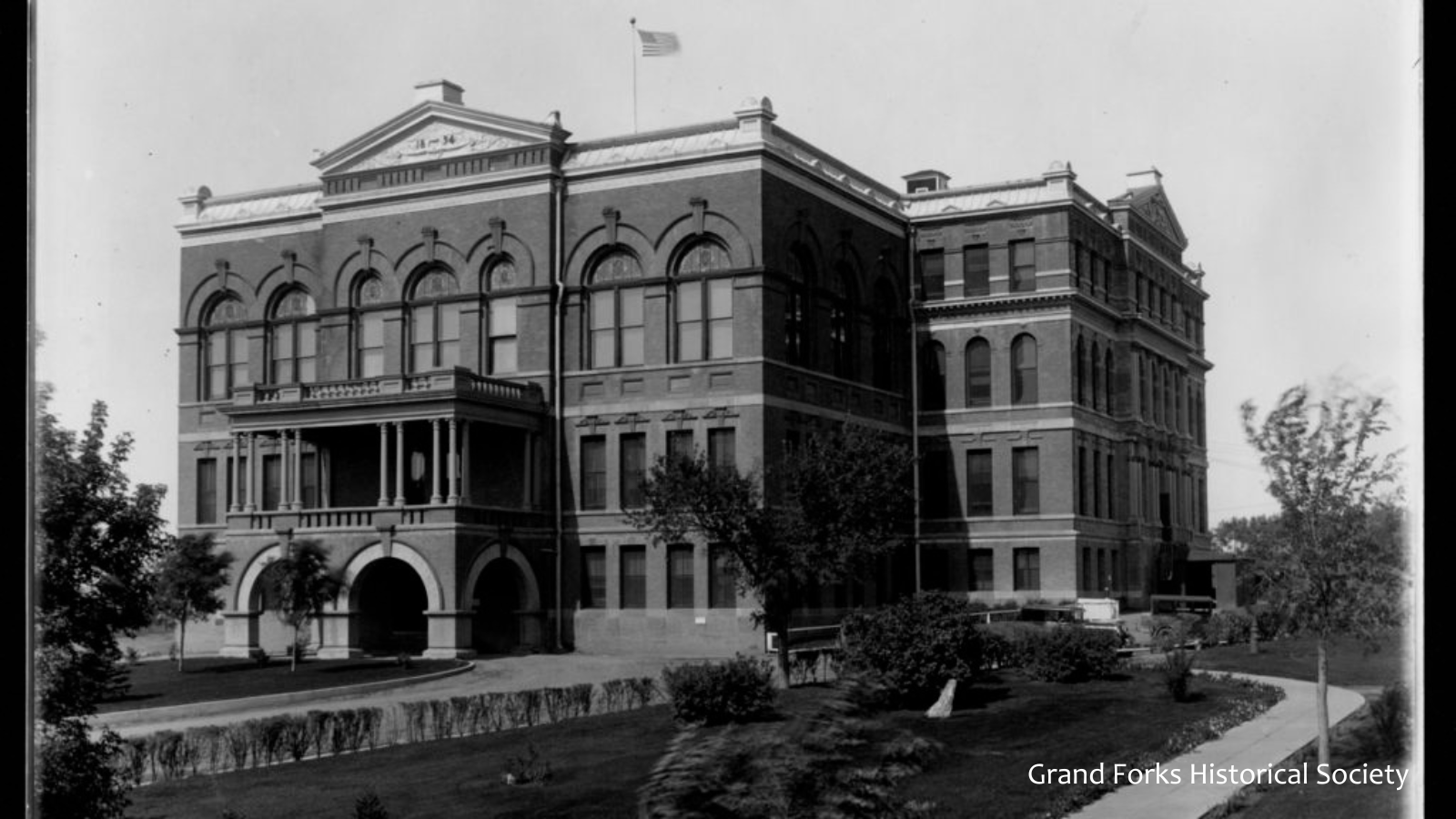 Picture of the bank of ND back in the day in all its glory